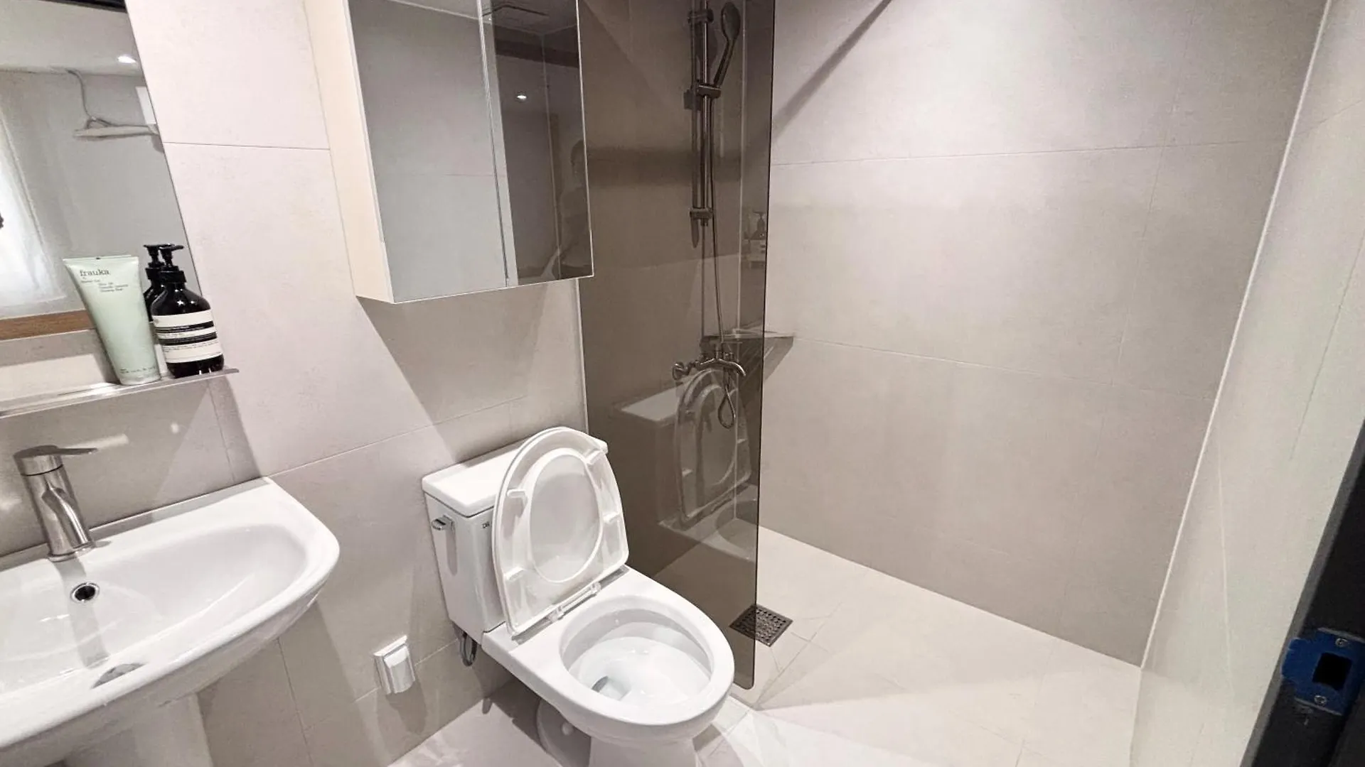 Monolith Stay Hotel Incheon Bupyeong Station