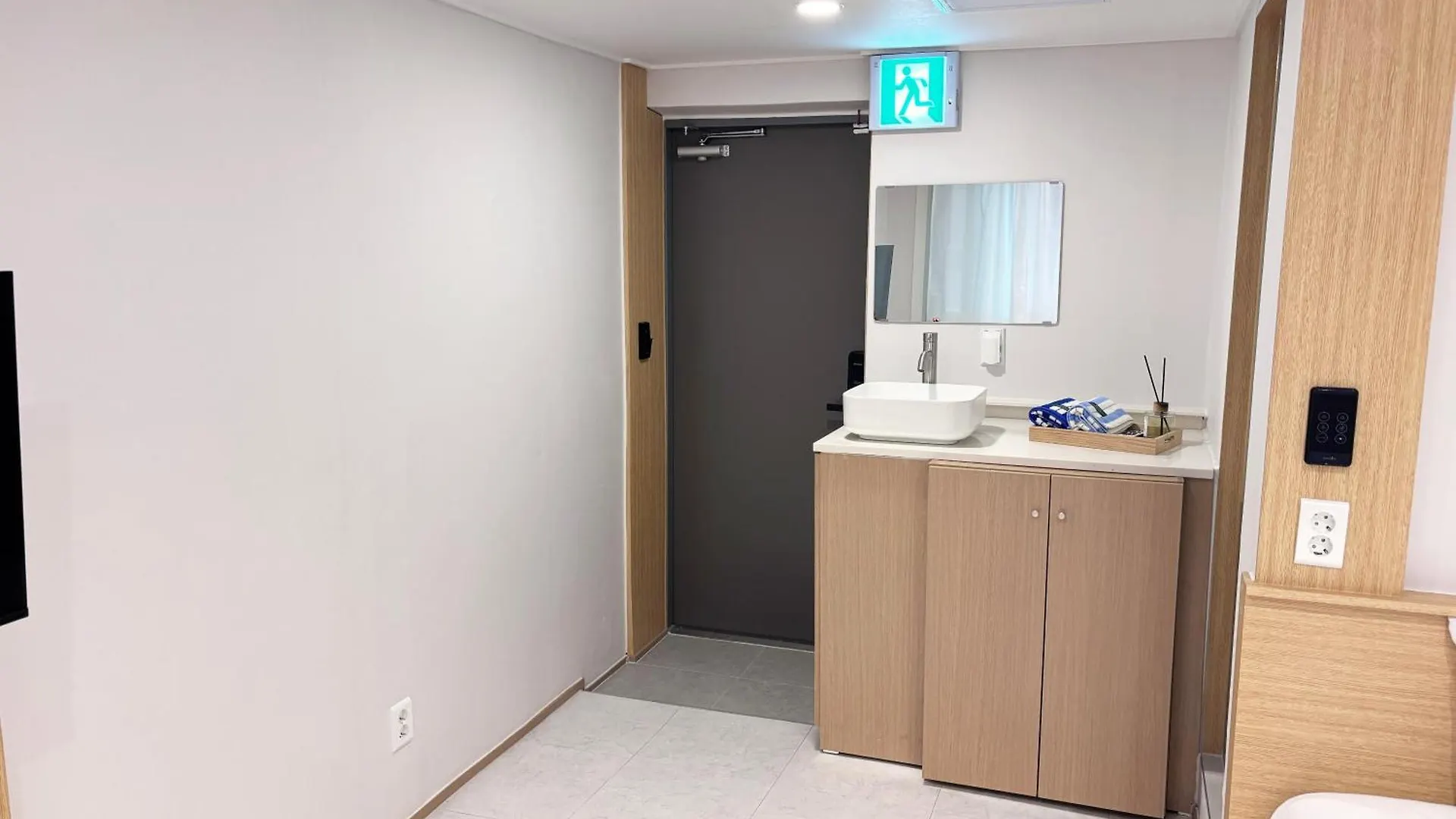 Monolith Stay Hotel Incheon Bupyeong Station 0*,