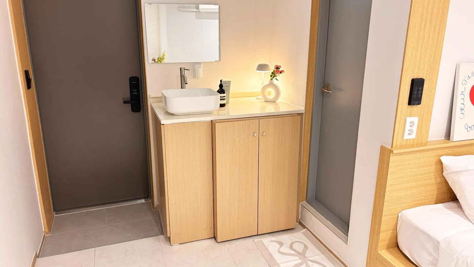 Monolith Stay Hotel Incheon Bupyeong Station