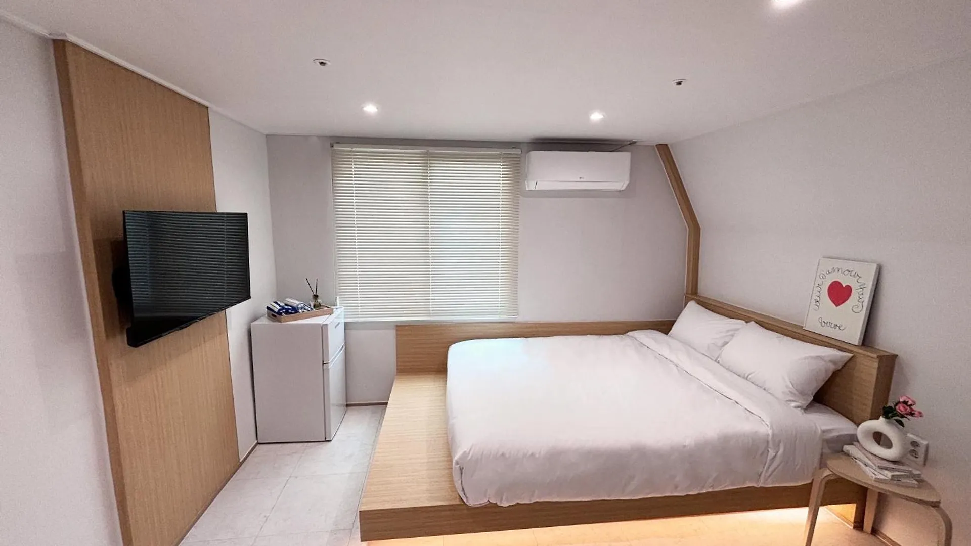 Monolith Stay Hotel Incheon Bupyeong Station