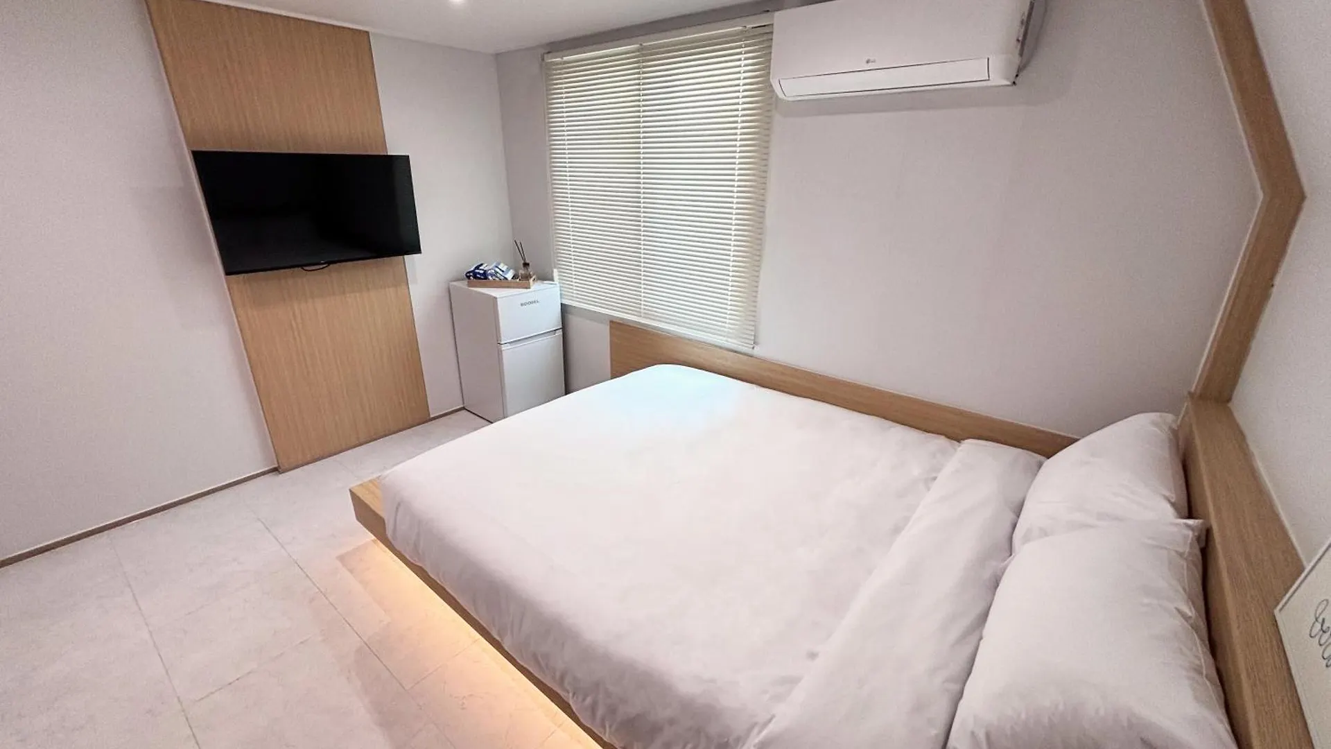 Monolith Stay Hotel Incheon Bupyeong Station
