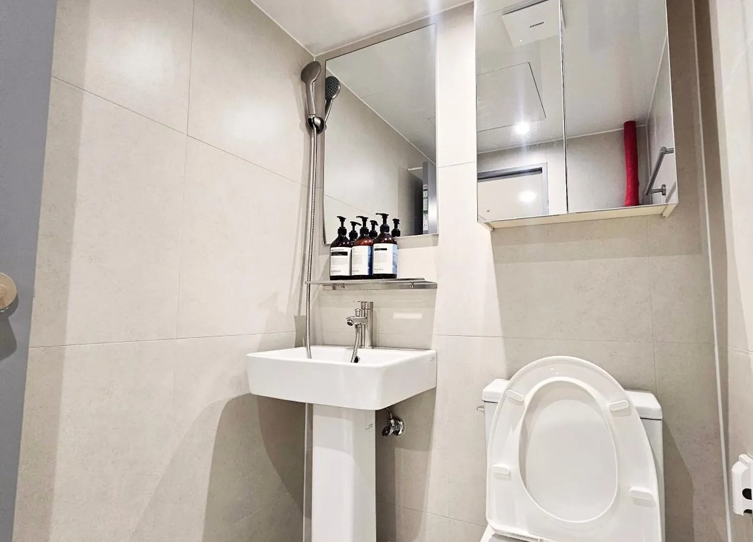 Monolith Stay Hotel Incheon Bupyeong Station